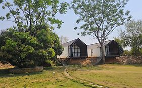Aura Farms - Private Pool Cottages