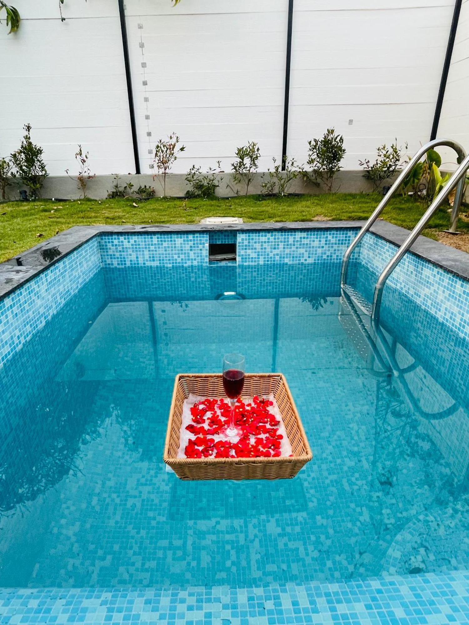 Aura Farms - Private Pool Cottages Rāmanagaram Exterior photo
